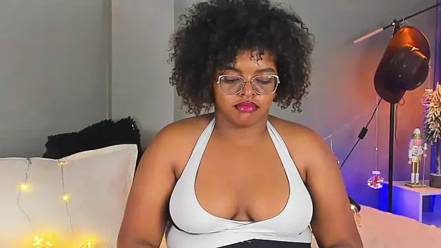 conielaurenth online show from December 9, 1:07 am