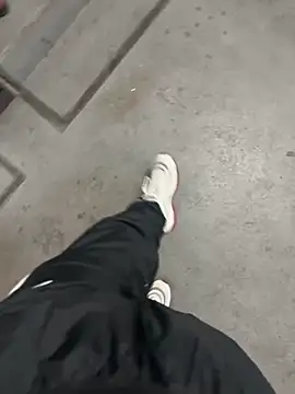 Snapshot of romanhrdcore chatting on December 23, 4:39 pm romanhrdcore online show from December 23, 4:39 pm