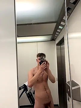 Snapshot of romanhrdcore chatting on September 11, 1:28 am romanhrdcore online show from September 11, 1:28 am