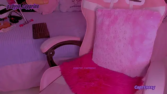 gabyye capprins online show from December 19, 12:06 am