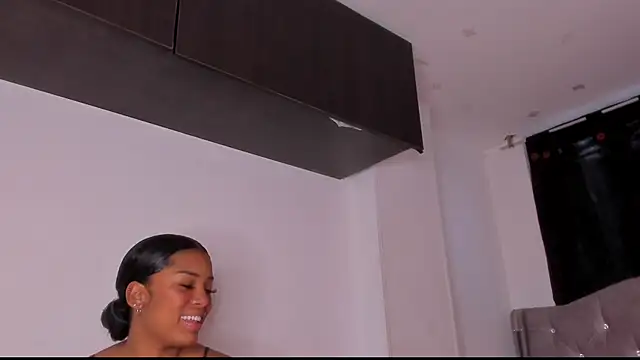 Snapshot of game_with_lesbians_ chatting on September 19, 11:11 am game with lesbians online show from September 19, 11:11 am