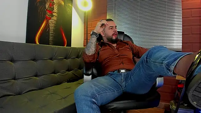 Snapshot of Ethan_Castellano chatting on January 7, 1:38 am Ethan Castellano online show from January 7, 1:38 am