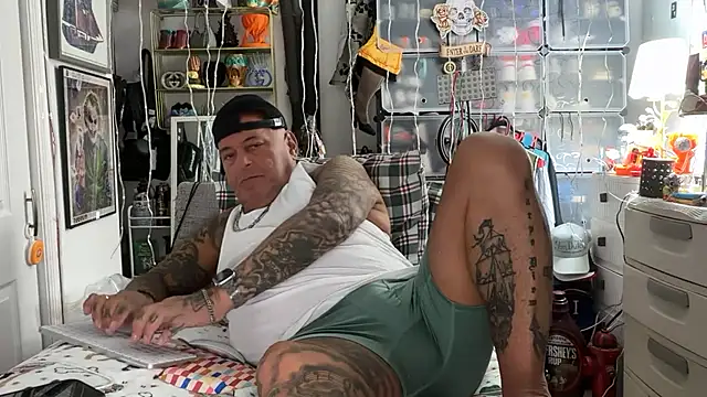 joeytatts66 online show from November 29, 3:09 am