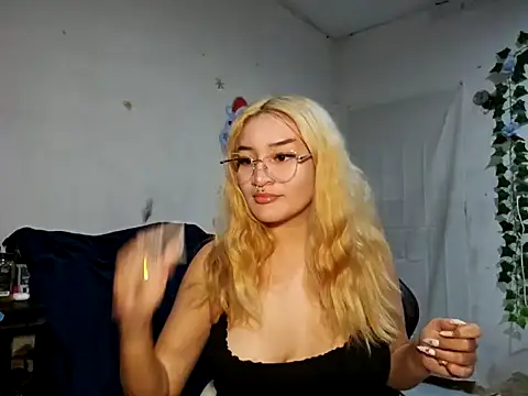 sadnessgyall online show from January 4, 7:03 am