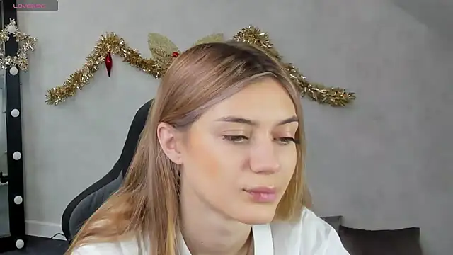 Snapshot of Cherry_Price chatting on January 22, 12:27 am Cherry Price online show from January 22, 12:27 am