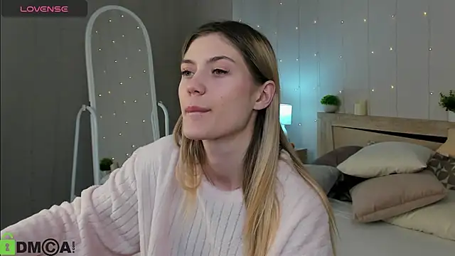 Snapshot of Cherry_Price chatting on November 18, 12:49 am Cherry Price online show from November 18, 12:49 am