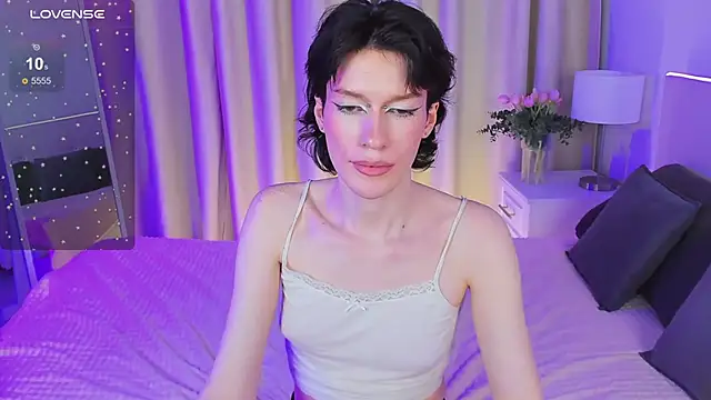 Snapshot of Kolette_Gray chatting on February 20, 6:35 pm Kolette Gray online show from February 20, 6:35 pm