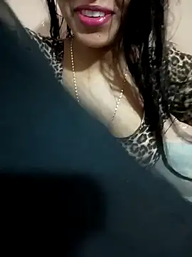 Snapshot of Sania-Love chatting on February 13, 6:41 am Sania-Love online show from February 13, 6:41 am