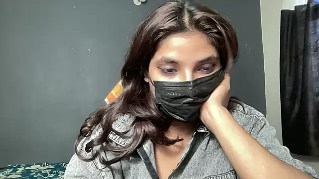 callmeshreya online show from April 11, 7:45 am