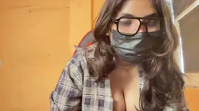 callmeshreya online show from April 17, 6:49 am