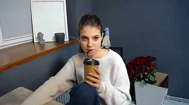 Snapshot of felicity_gold chatting on February 17, 7:37 am felicity gold online show from February 17, 7:37 am