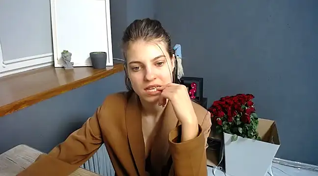 Snapshot of felicity_gold chatting on February 18, 10:38 am felicity gold online show from February 18, 10:38 am