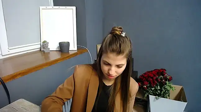 Snapshot of felicity_gold chatting on February 24, 10:37 am felicity gold online show from February 24, 10:37 am