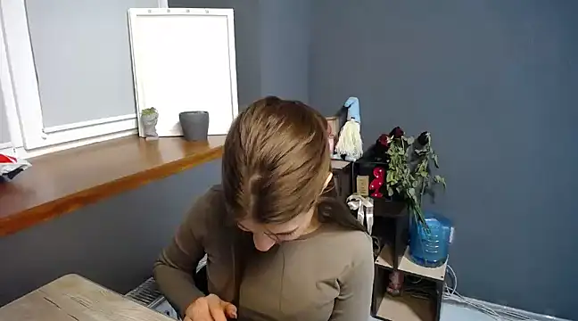Snapshot of felicity_gold chatting on March 7, 10:24 am felicity gold online show from March 7, 10:24 am