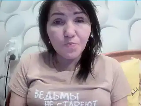 ClaireSunset online show from March 7, 5:43 pm