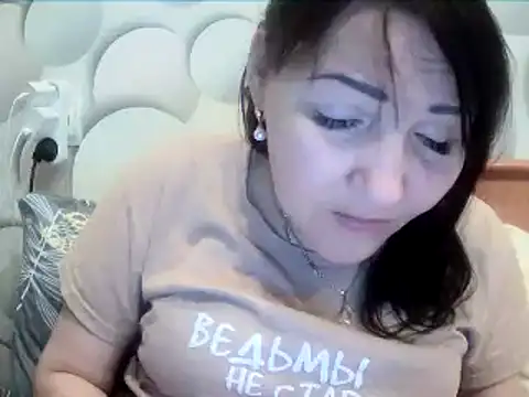 ClaireSunset online show from March 31, 6:41 pm