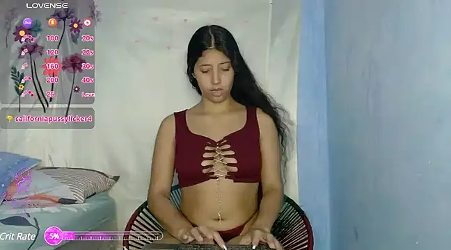 Snapshot of evaluna_horny_ chatting on January 19, 2:15 am evaluna horny online show from January 19, 2:15 am