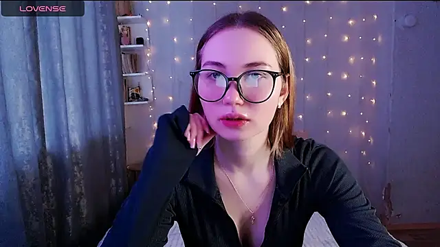 Snapshot of Miya_Mark chatting on February 16, 2:00 pm Miya Mark online show from February 16, 2:00 pm