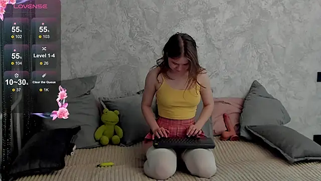 Hibisceae online show from December 18, 4:57 pm