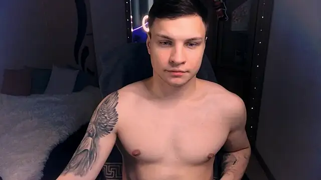 handsome guy01 online show from December 6, 9:35 pm