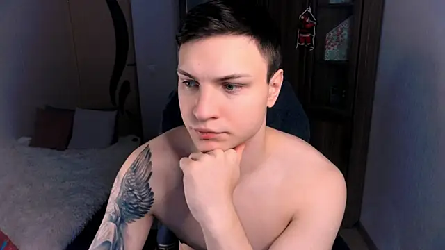 handsome guy01 online show from December 17, 10:32 pm