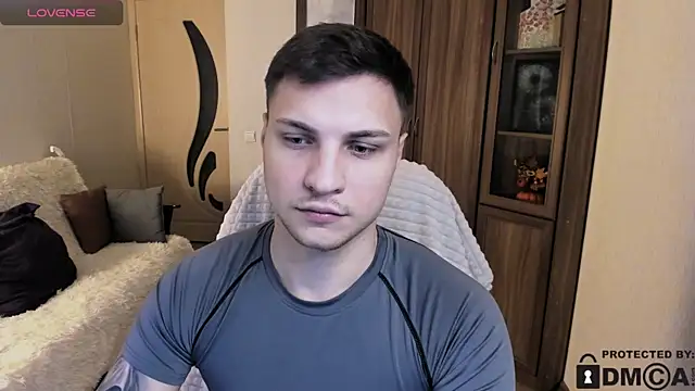 handsome guy01 online show from October 28, 3:47 pm