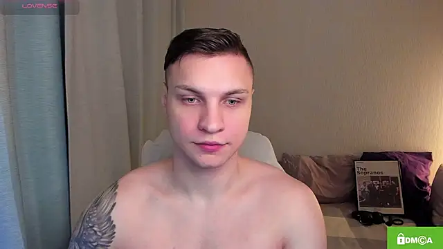 Snapshot of handsome_guy01 chatting on April 23, 8:33 pm handsome guy01 online show from April 23, 8:33 pm