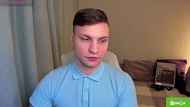 Snapshot of handsome_guy01 chatting on April 25, 9:01 pm handsome guy01 online show from April 25, 9:01 pm