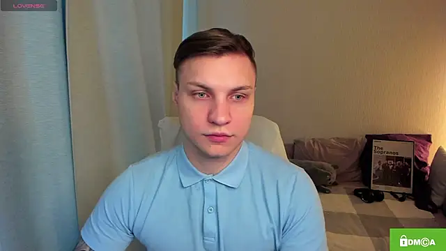 Snapshot of handsome_guy01 chatting on April 28, 6:18 am handsome guy01 online show from April 28, 6:18 am
