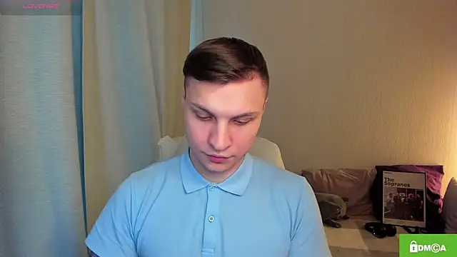 Snapshot of handsome_guy01 chatting on April 29, 5:00 am handsome guy01 online show from April 29, 5:00 am