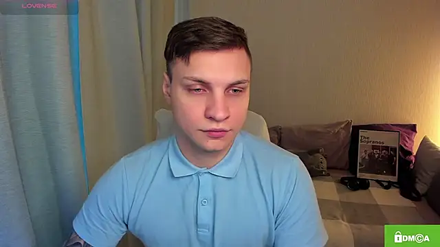 Snapshot of handsome_guy01 chatting on May 1, 3:22 am handsome guy01 online show from May 1, 3:22 am