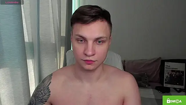 Snapshot of handsome_guy01 chatting on May 2, 3:50 pm handsome guy01 online show from May 2, 3:50 pm