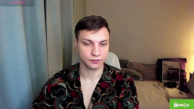 Snapshot of handsome_guy01 chatting on May 16, 7:34 pm handsome guy01 online show from May 16, 7:34 pm