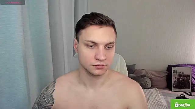 Snapshot of handsome_guy01 chatting on May 20, 12:00 pm handsome guy01 online show from May 20, 12:00 pm