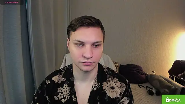 handsome guy01 online show from June 28, 4:46 pm