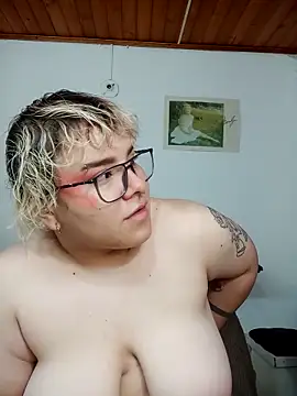 amalia love online show from December 19, 3:30 pm