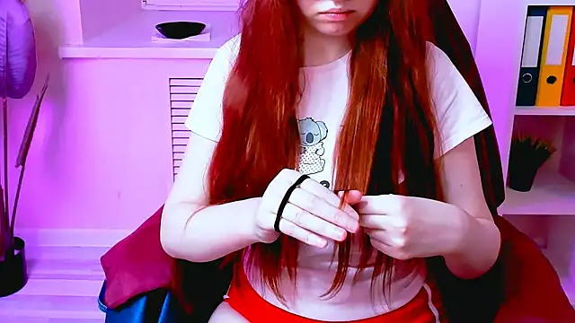 CarolGiggly online show from October 28, 10:45 pm