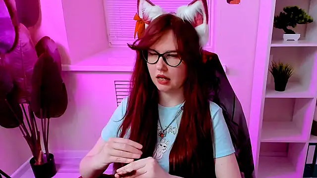 CarolGiggly online show from April 10, 1:27 pm