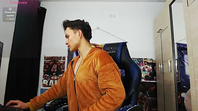 sr jaeger online show from April 15, 11:50 am