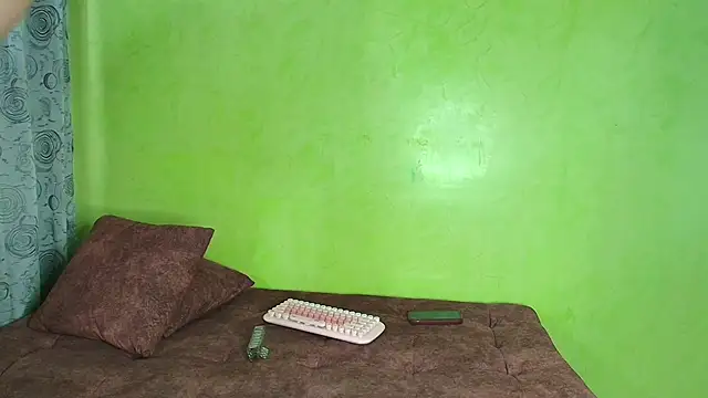 YellowCouple online show from October 1, 3:29 pm