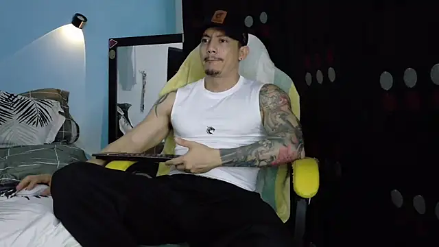 Alex motta online show from April 13, 3:56 am