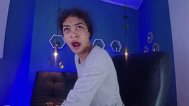 Snapshot of Aurora_ath chatting on February 1, 12:59 pm Aurora ath online show from February 1, 12:59 pm