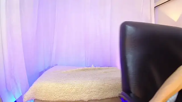 Snapshot of Aurora_ath chatting on February 6, 2:49 am Aurora ath online show from February 6, 2:49 am