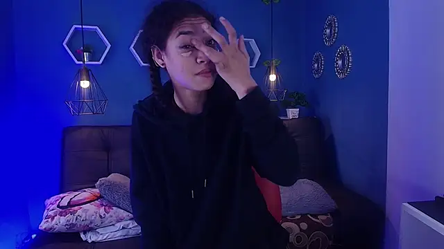 Snapshot of Aurora_ath chatting on February 13, 6:20 am Aurora ath online show from February 13, 6:20 am