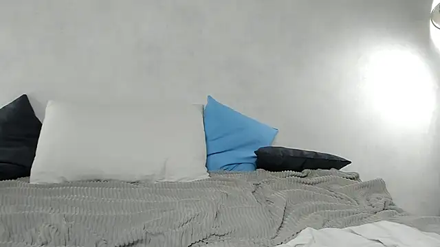 EngelFugler online show from January 11, 5:40 pm