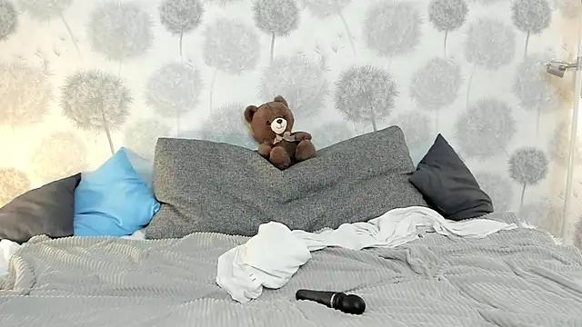 EngelFugler online show from January 13, 2:42 pm