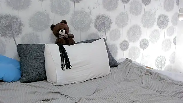 EngelFugler online show from January 18, 6:43 pm