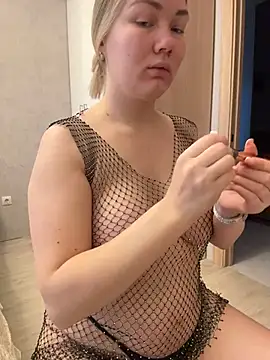 Snapshot of LianaCruz__ chatting on January 19, 5:11 am LianaCruz online show from January 19, 5:11 am