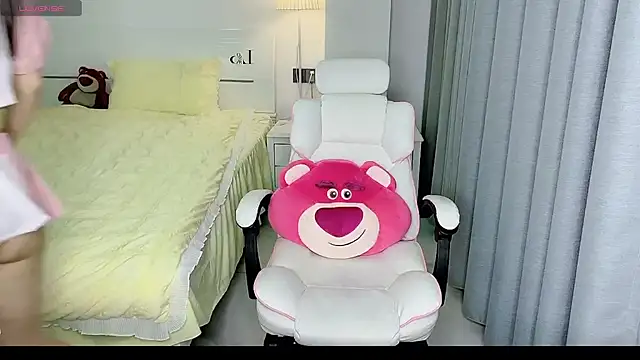 -Wendy   online show from February 3, 12:25 pm