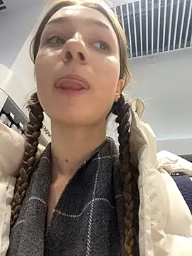 Lia  Love online show from January 6, 4:13 pm